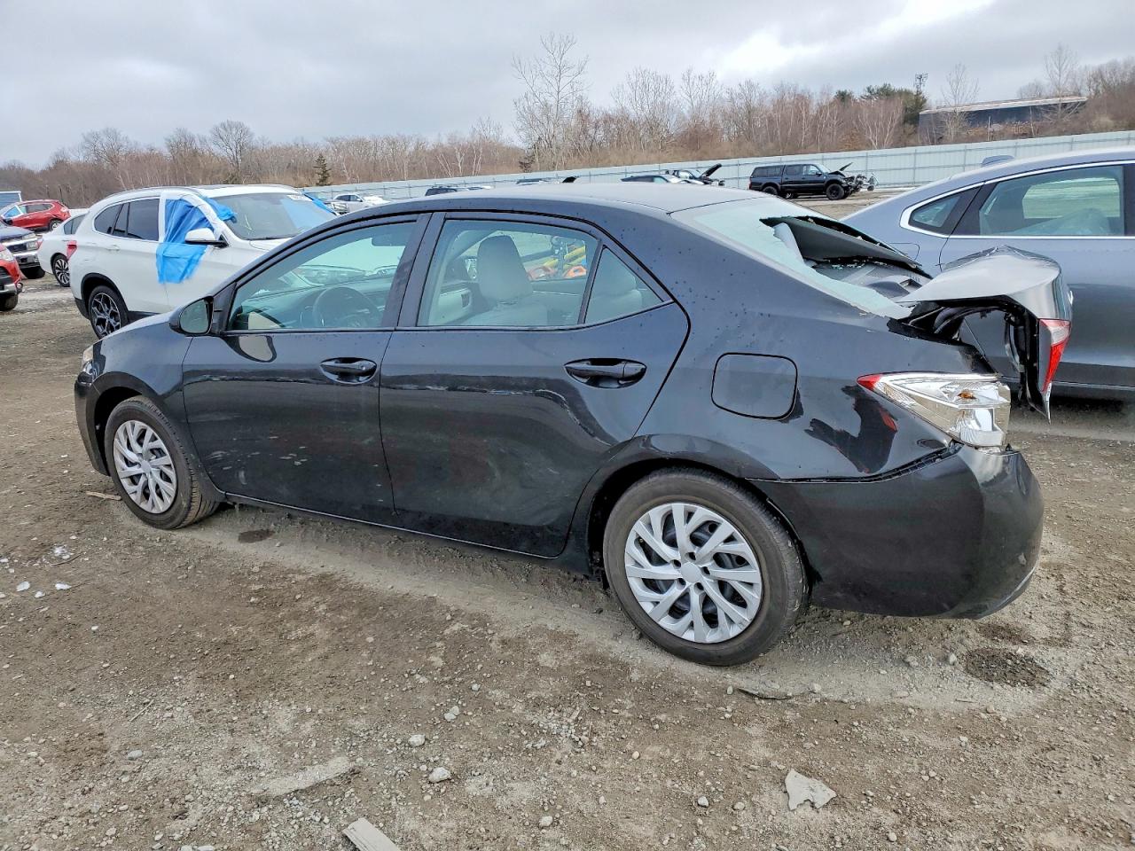 2016 TOYOTA COROLLA L photo 2