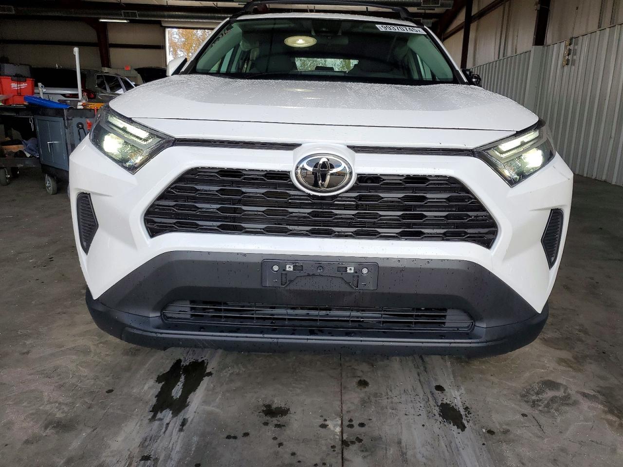 2024 TOYOTA RAV4 XLE photo 5