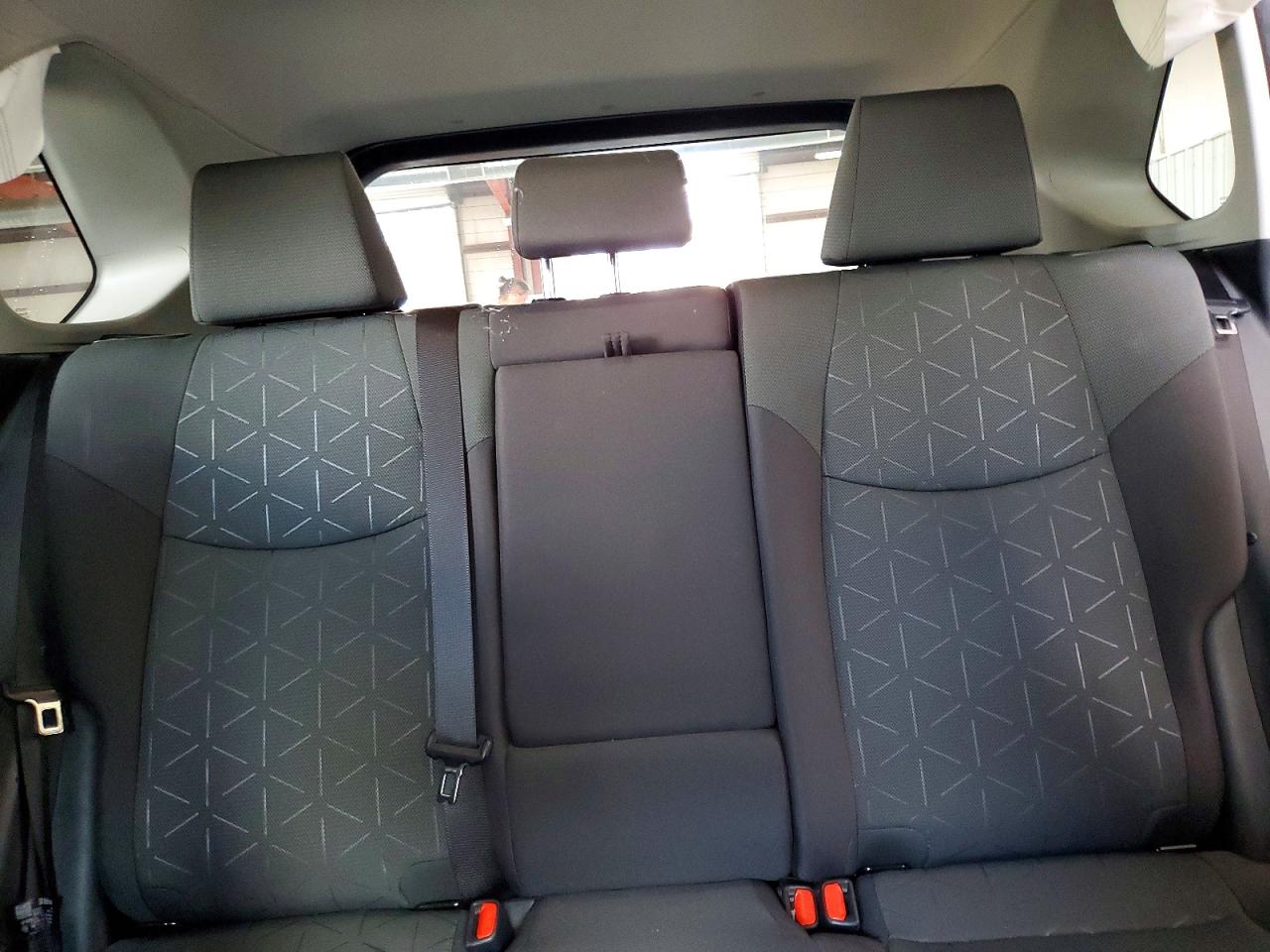 2024 TOYOTA RAV4 XLE photo 10