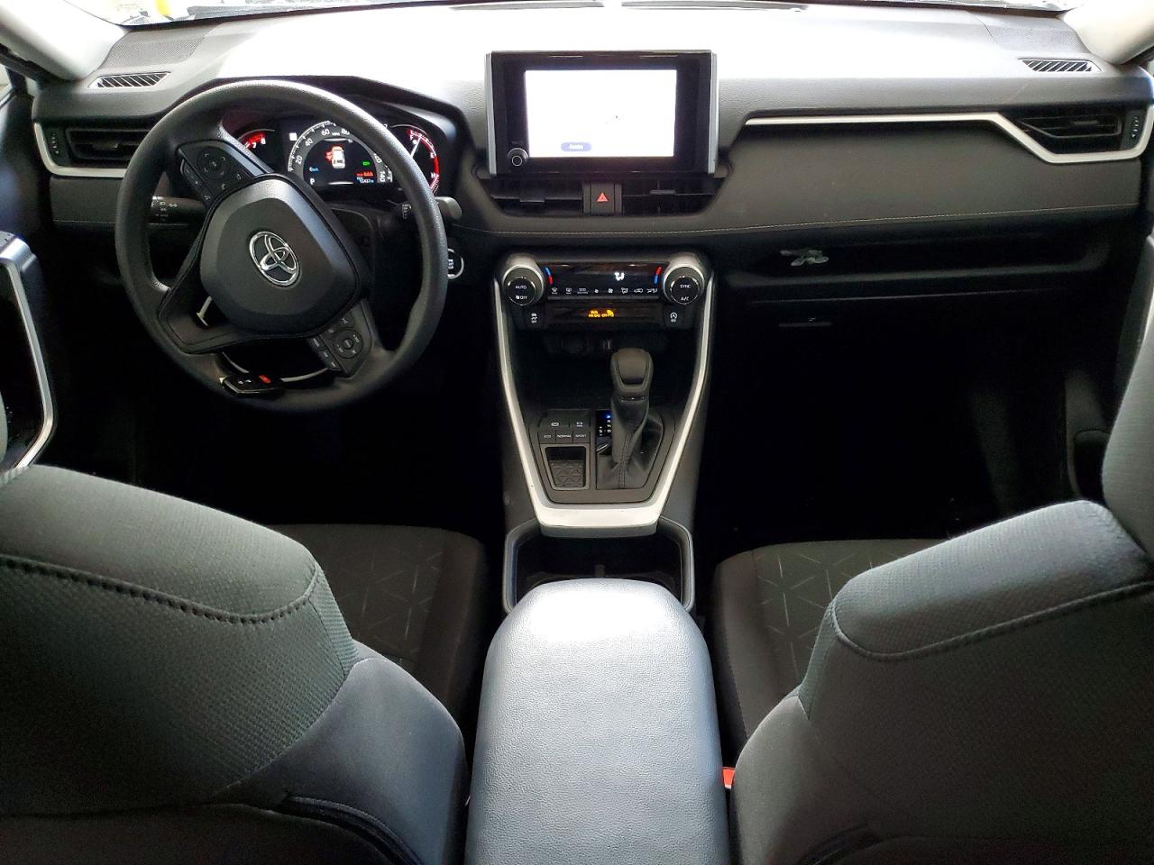 2024 TOYOTA RAV4 XLE photo 8