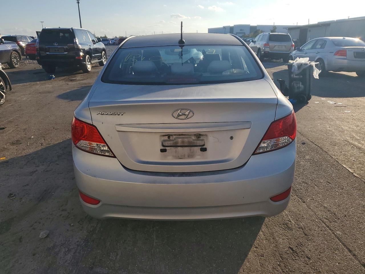 2012 HYUNDAI ACCENT GLS photo 6