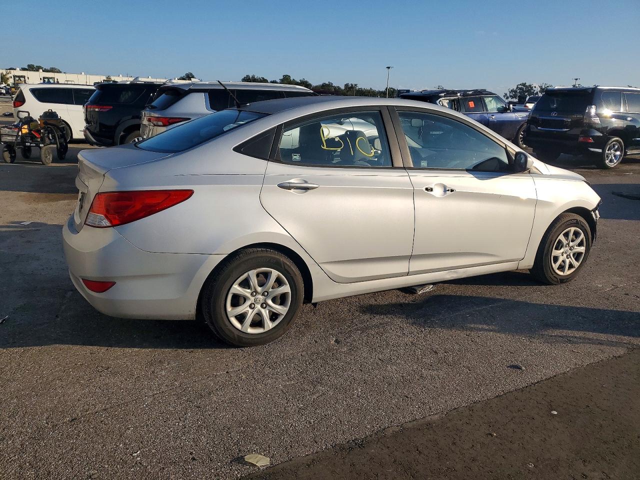 2012 HYUNDAI ACCENT GLS photo 3