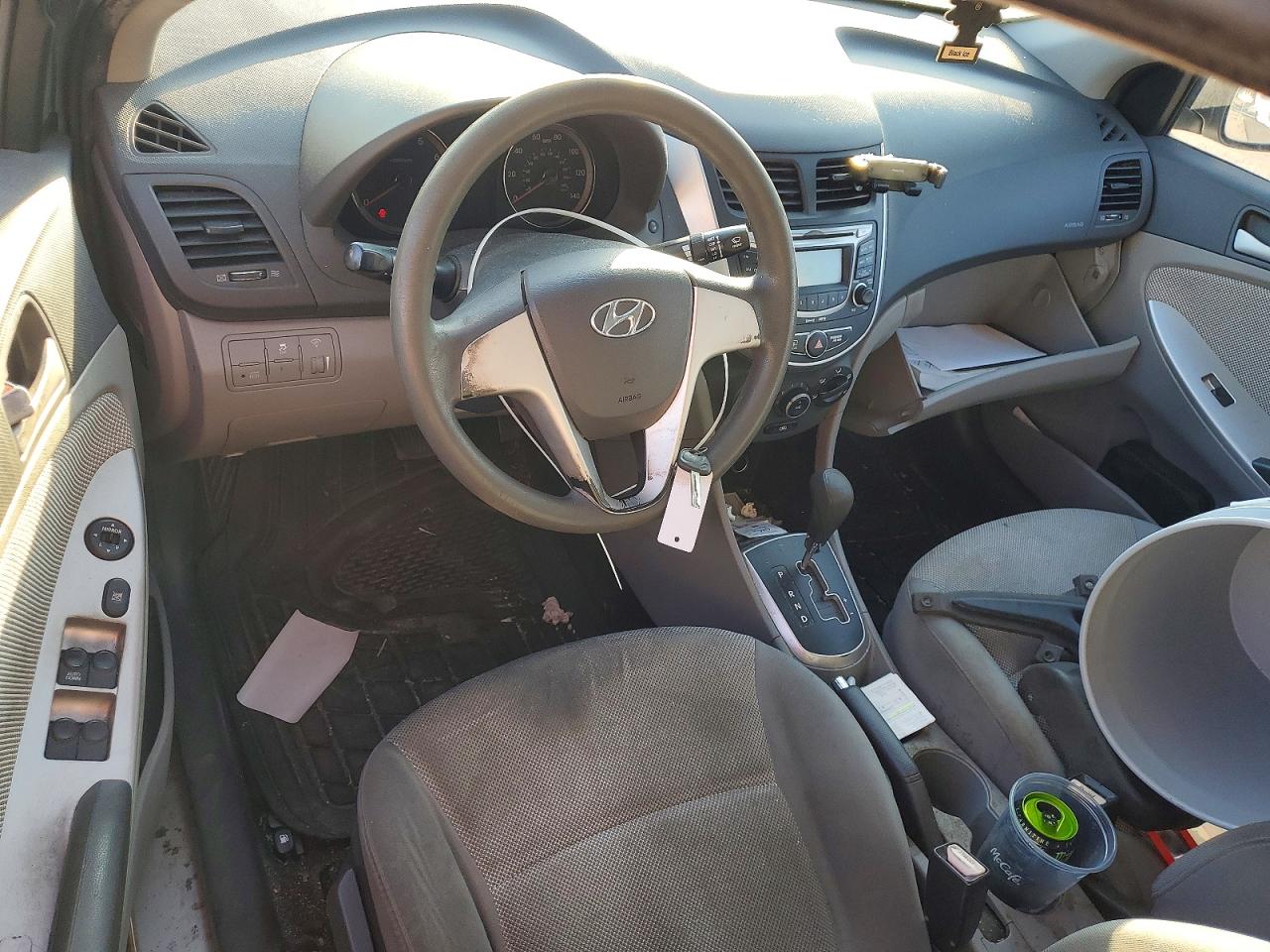 2012 HYUNDAI ACCENT GLS photo 8