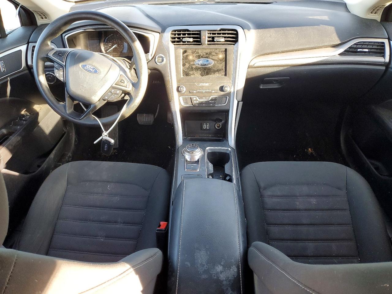 2020 FORD FUSION SE photo 8