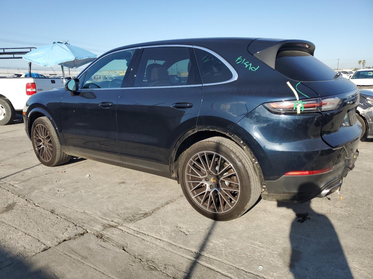 2023 PORSCHE CAYENNE BASE photo 2