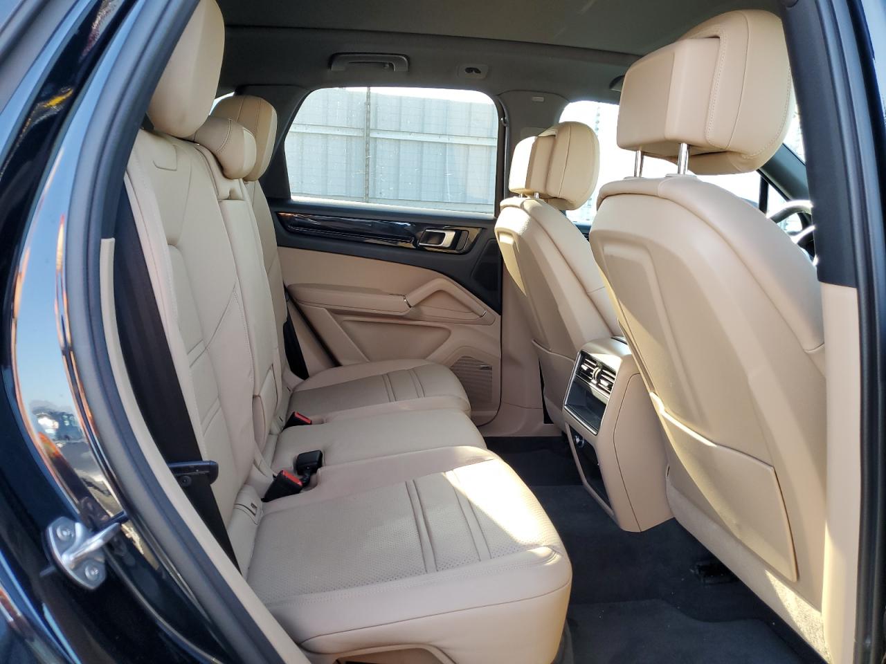 2023 PORSCHE CAYENNE BASE photo 11