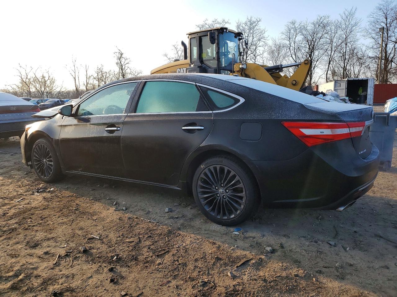 2016 TOYOTA AVALON XLE photo 2