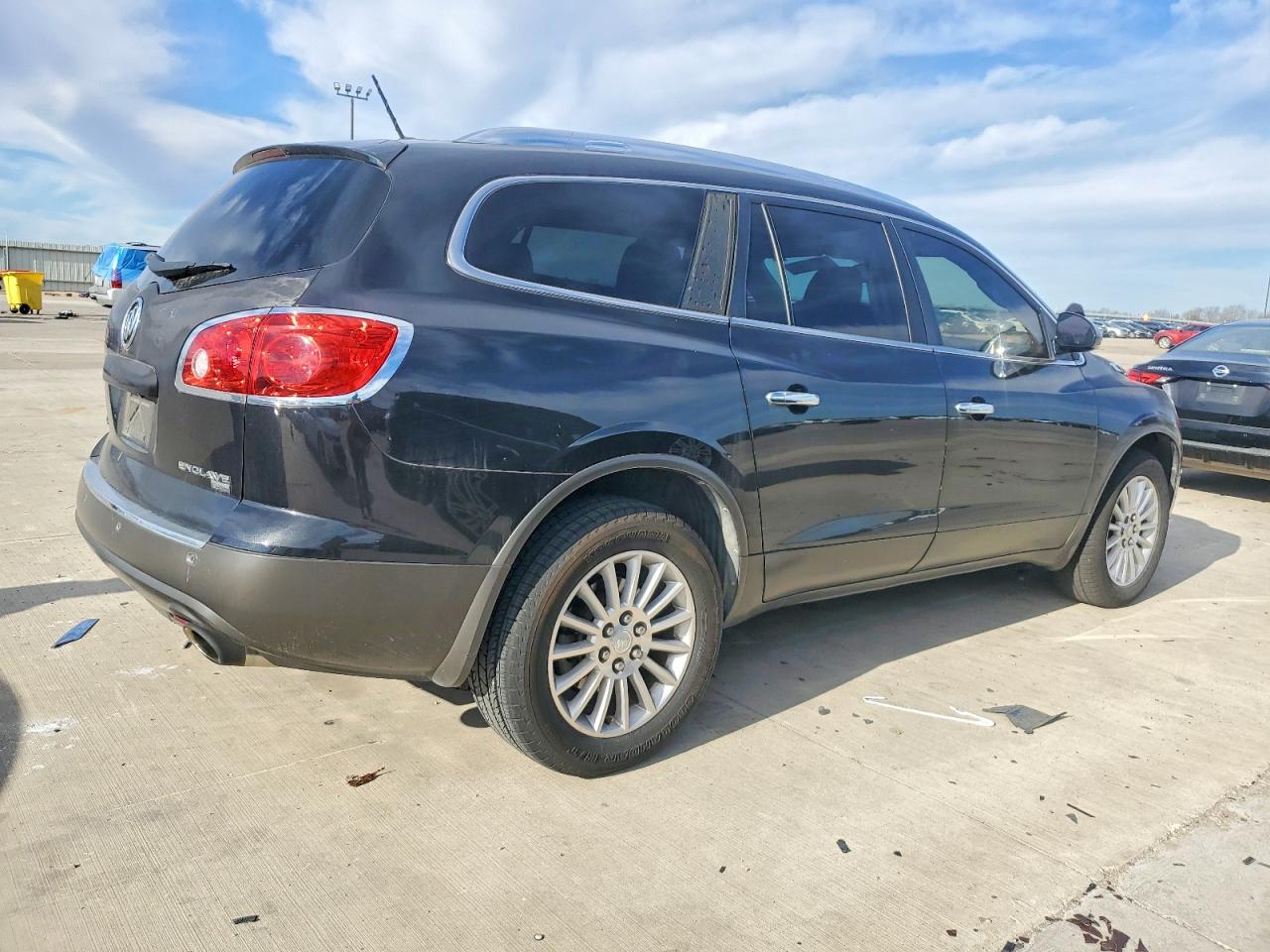 2011 BUICK ENCLAVE CXL photo 5