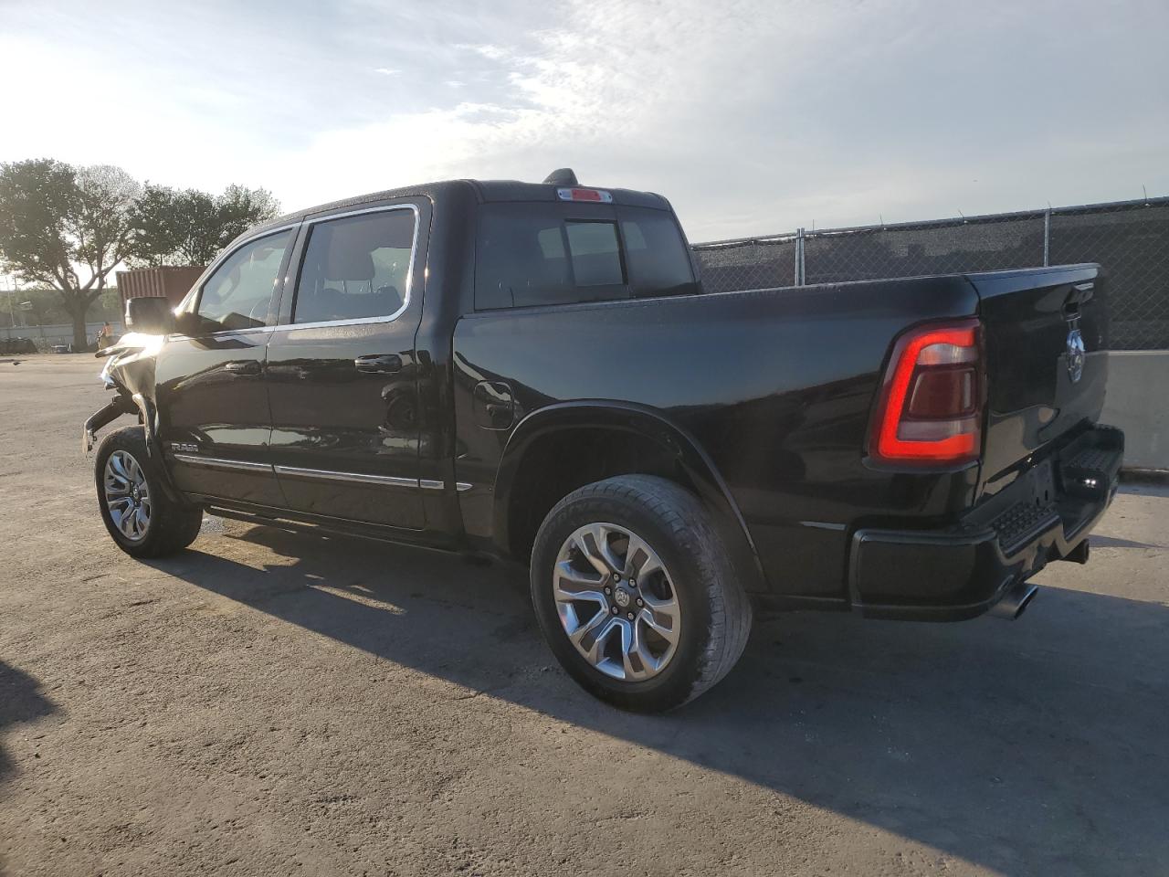 2023 RAM 1500 LIMITED photo 2