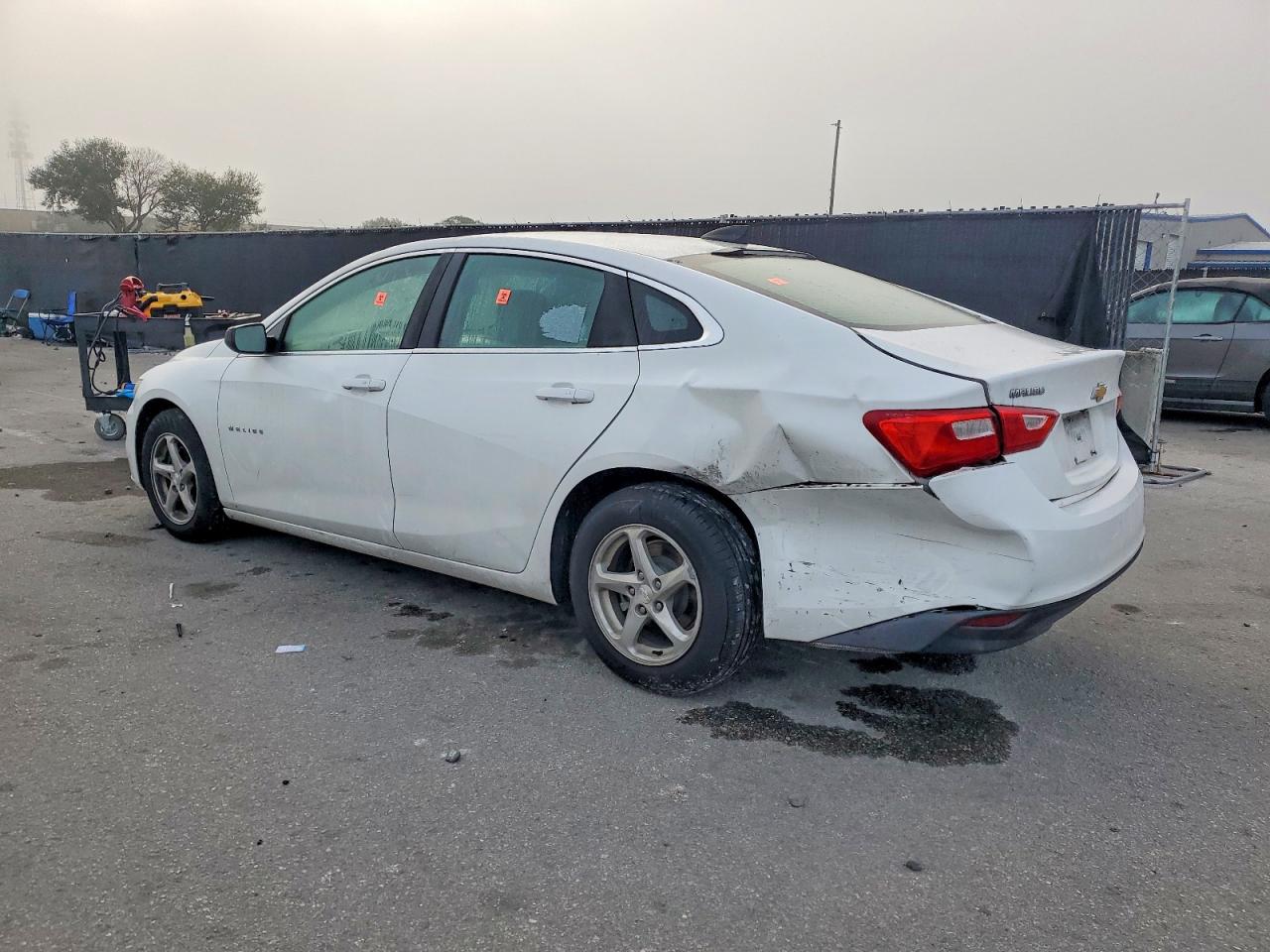 2016 CHEVROLET MALIBU LS photo 2