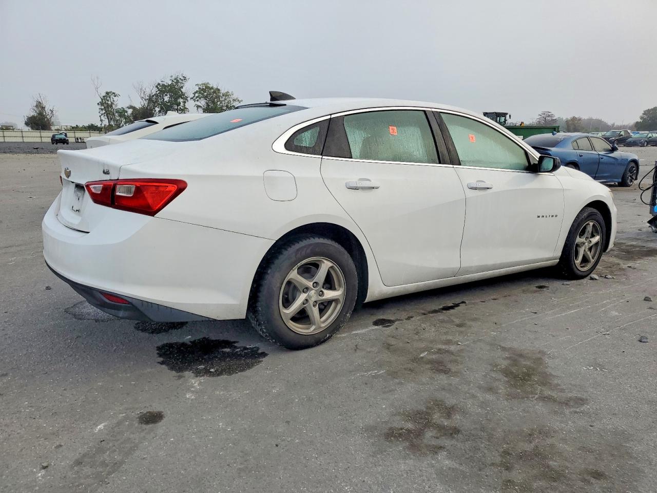 2016 CHEVROLET MALIBU LS photo 3