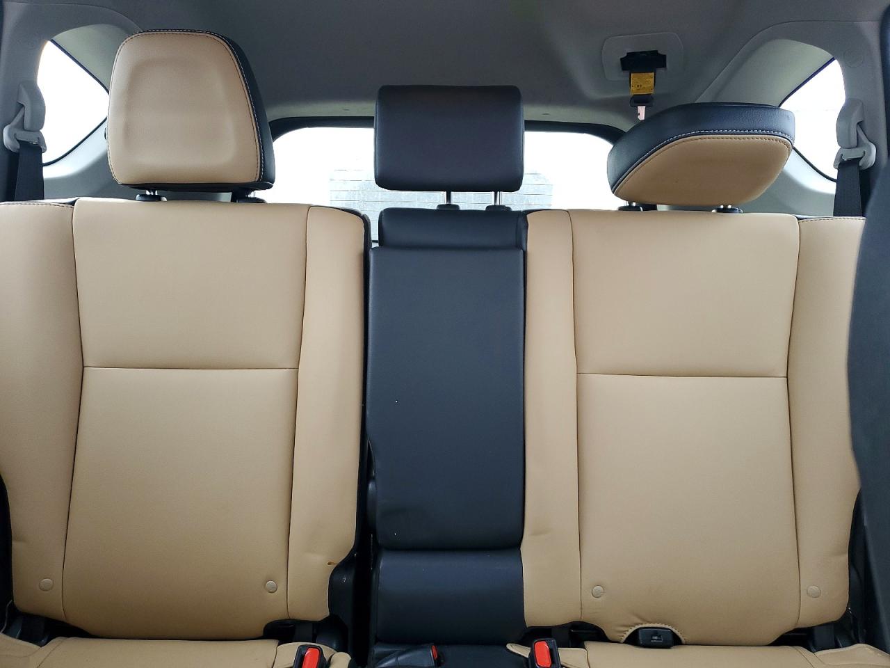 2018 TOYOTA RAV4 LIMITED photo 10
