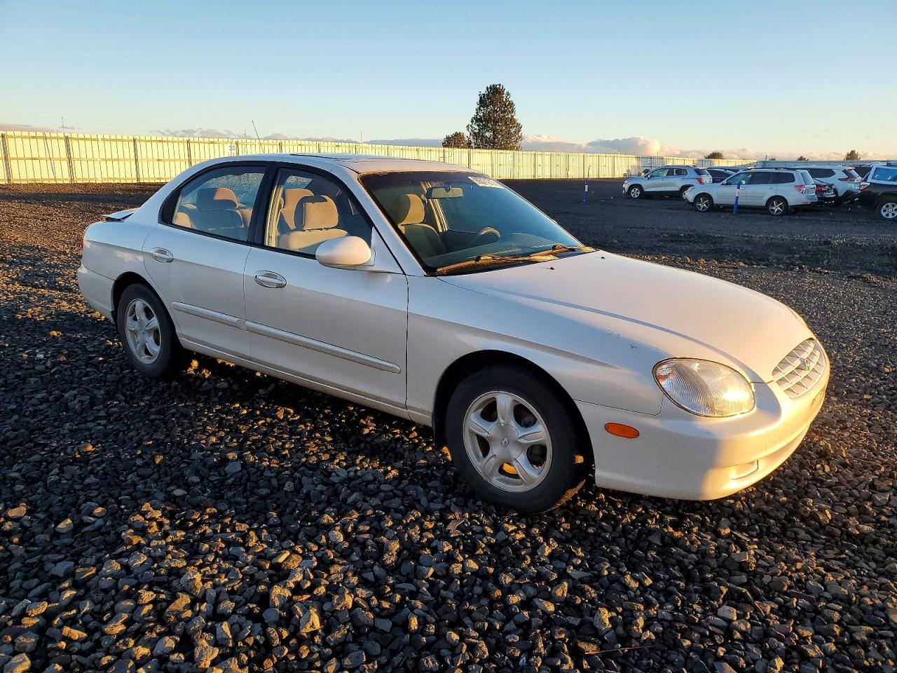 2001 HYUNDAI SONATA GL photo 4