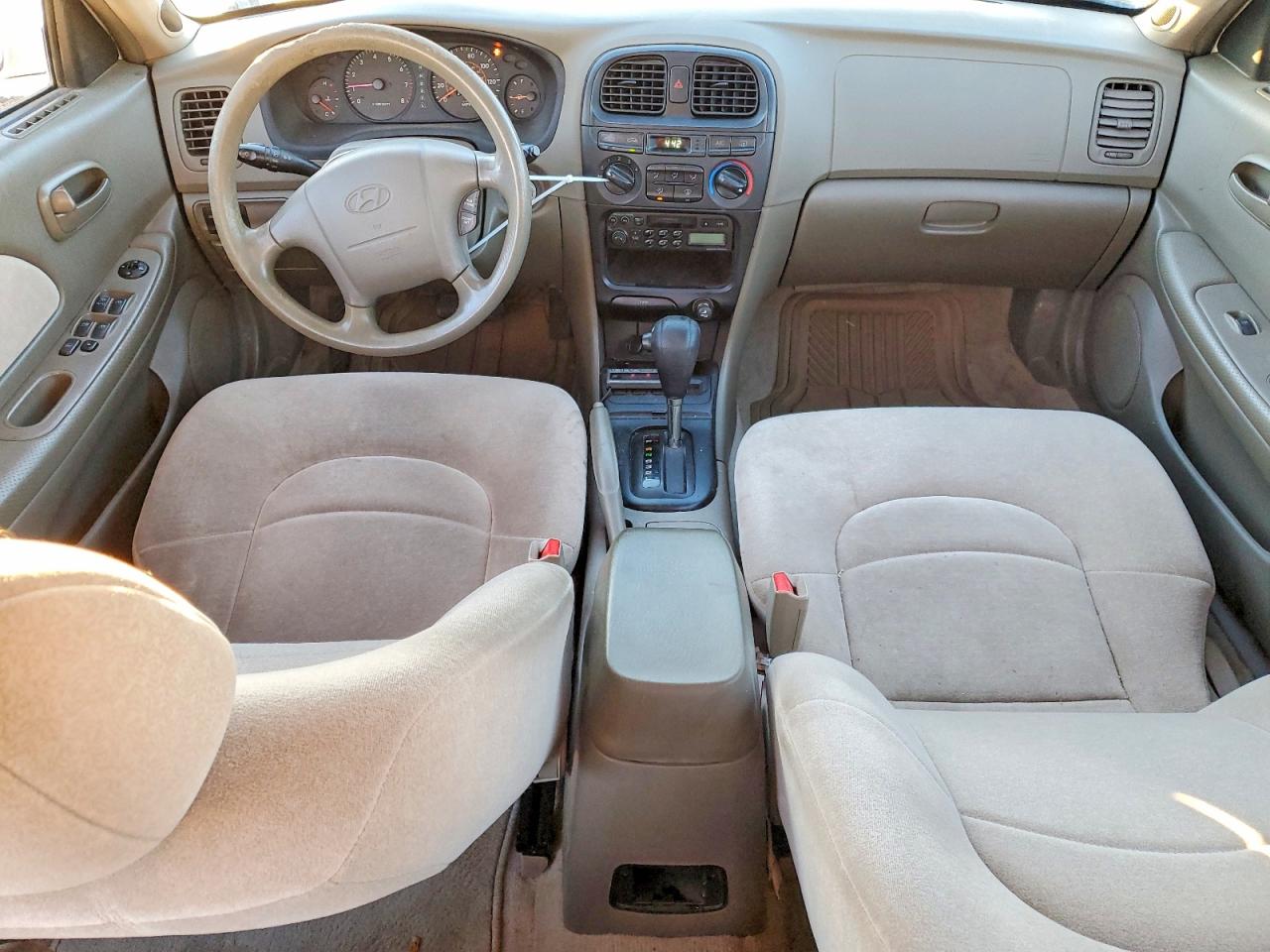 2001 HYUNDAI SONATA GL photo 8