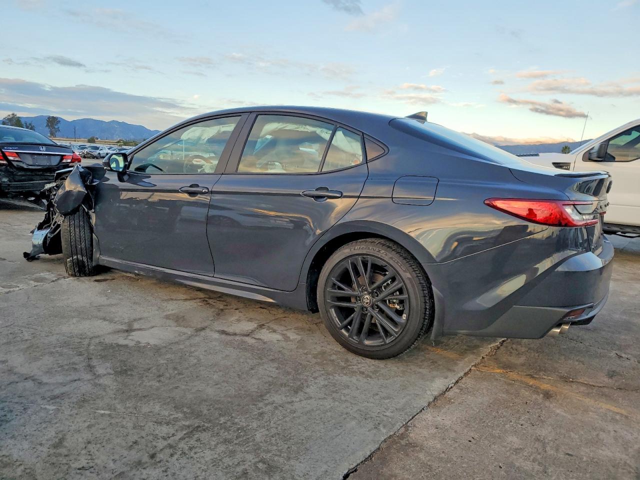 2025 TOYOTA CAMRY SE photo 2