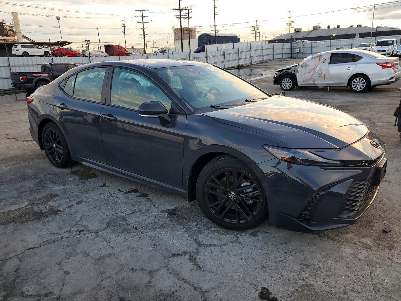 2025 TOYOTA CAMRY SE photo 4