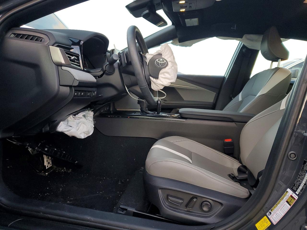 2025 TOYOTA CAMRY SE photo 7