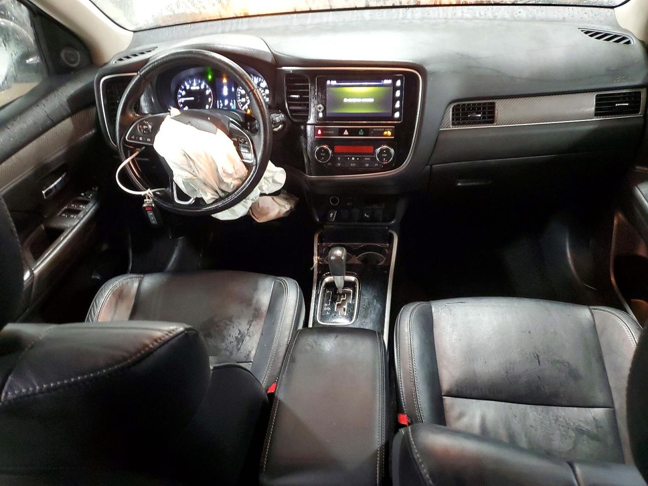 2019 MITSUBISHI OUTLANDER SE photo 8