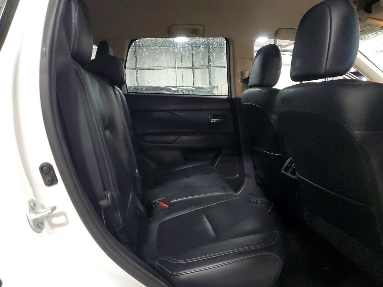 2019 MITSUBISHI OUTLANDER SE photo 11