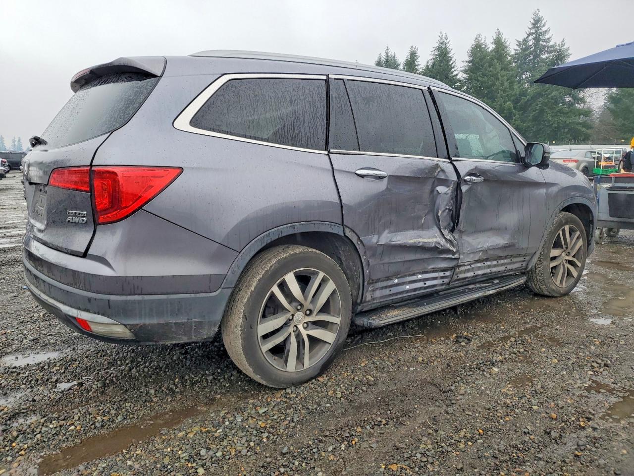 2016 HONDA PILOT TOURING photo 3