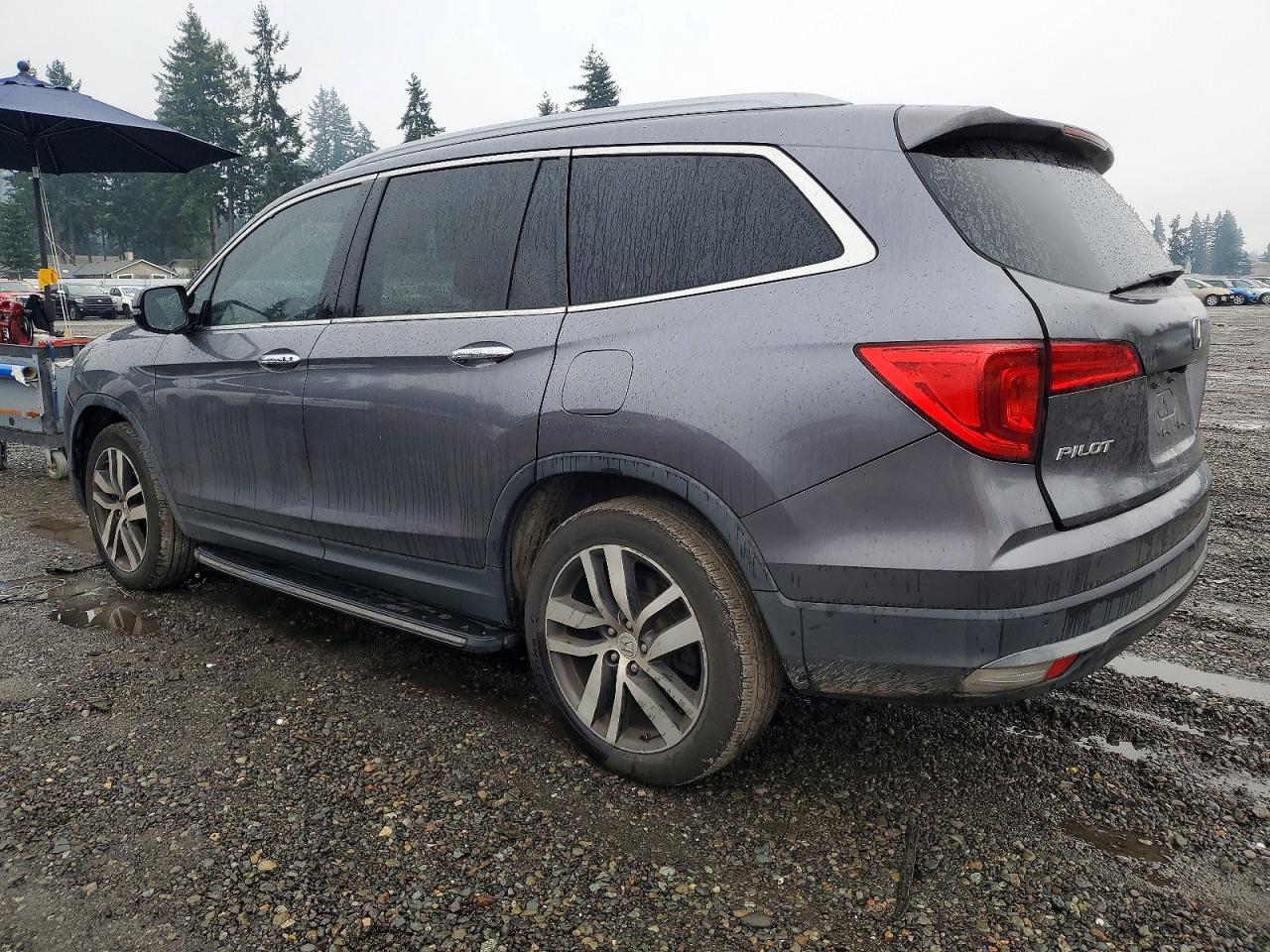 2016 HONDA PILOT TOURING photo 2