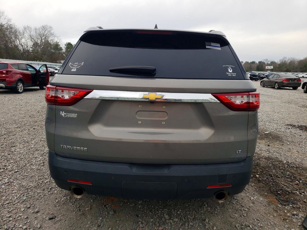 2019 CHEVROLET TRAVERSE LT photo 6