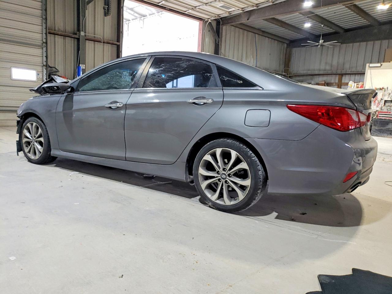 2014 HYUNDAI SONATA SE photo 2