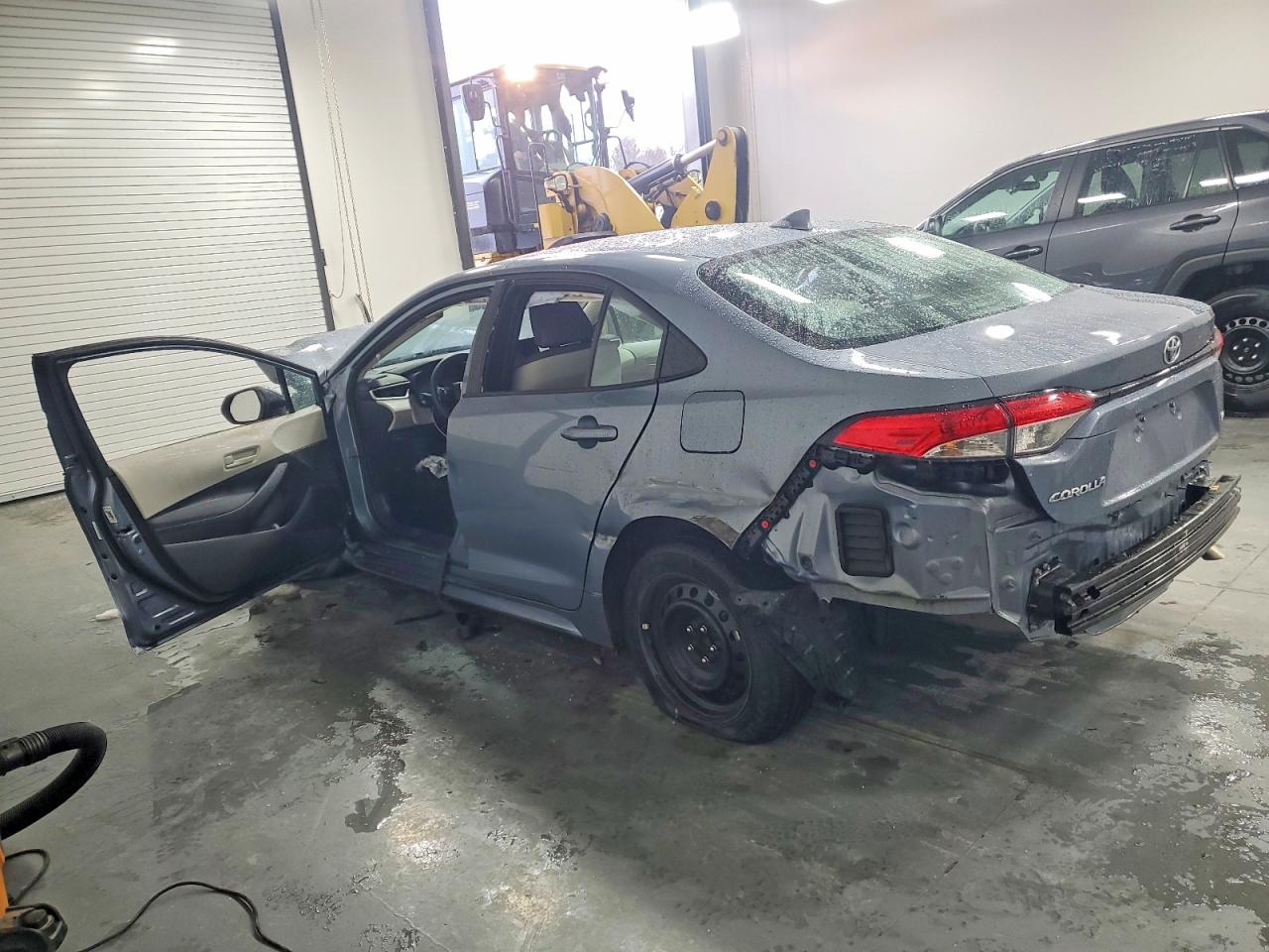2024 TOYOTA COROLLA LE photo 2