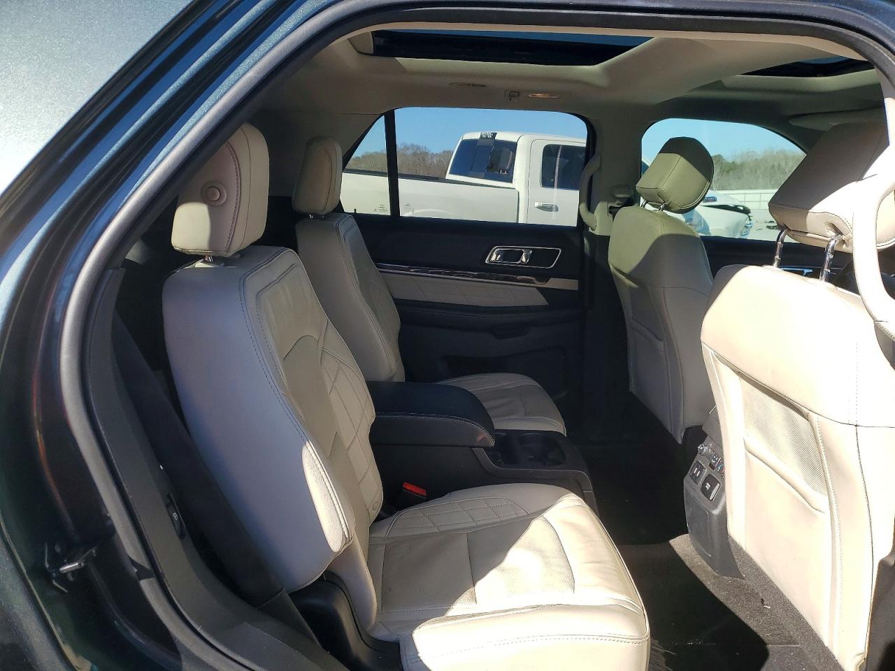 2016 FORD EXPLORER PLATINUM photo 11