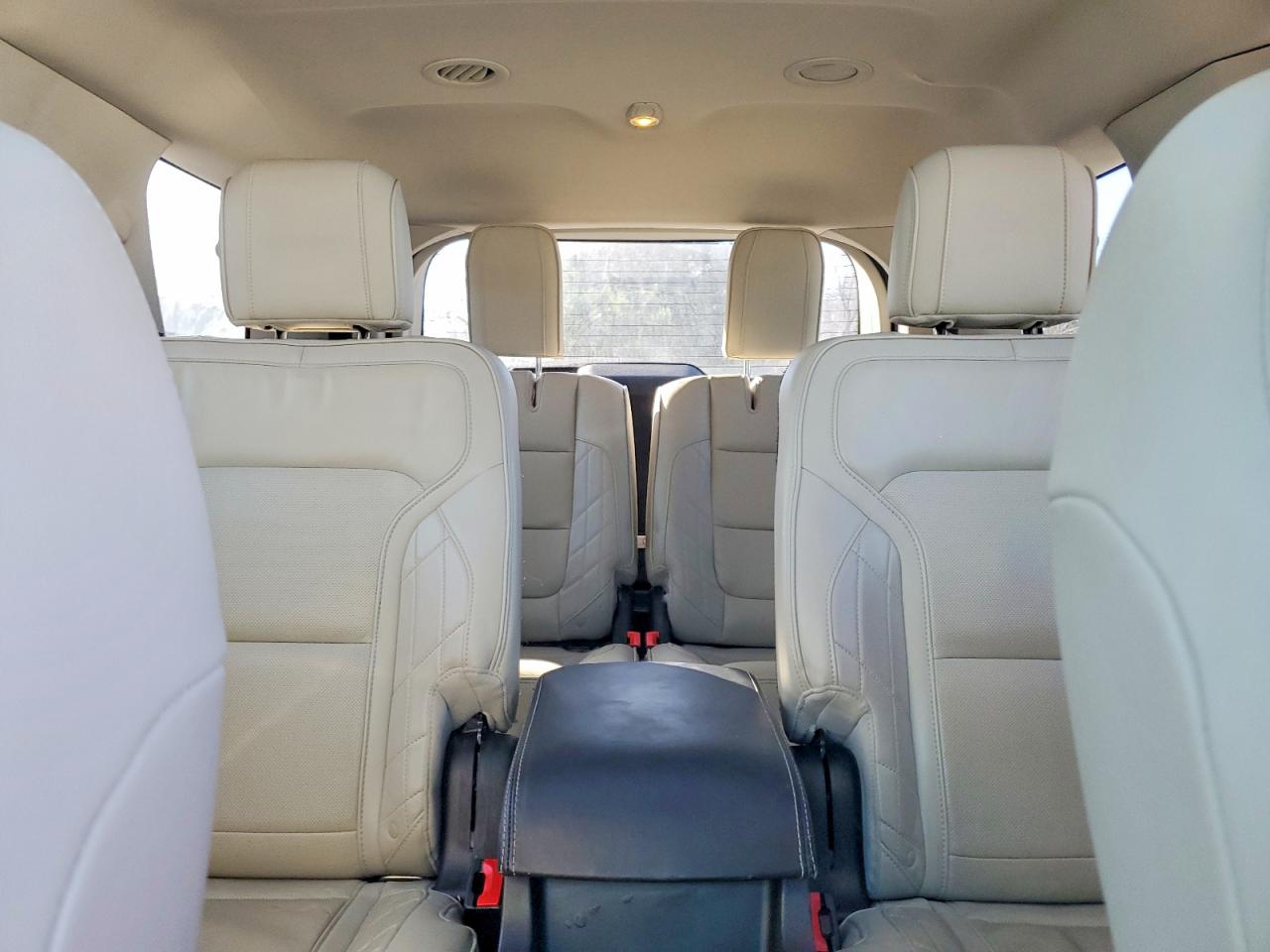 2016 FORD EXPLORER PLATINUM photo 10