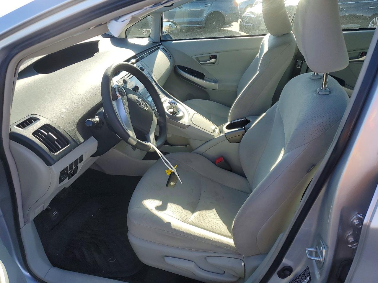 2013 TOYOTA PRIUS THREE photo 7