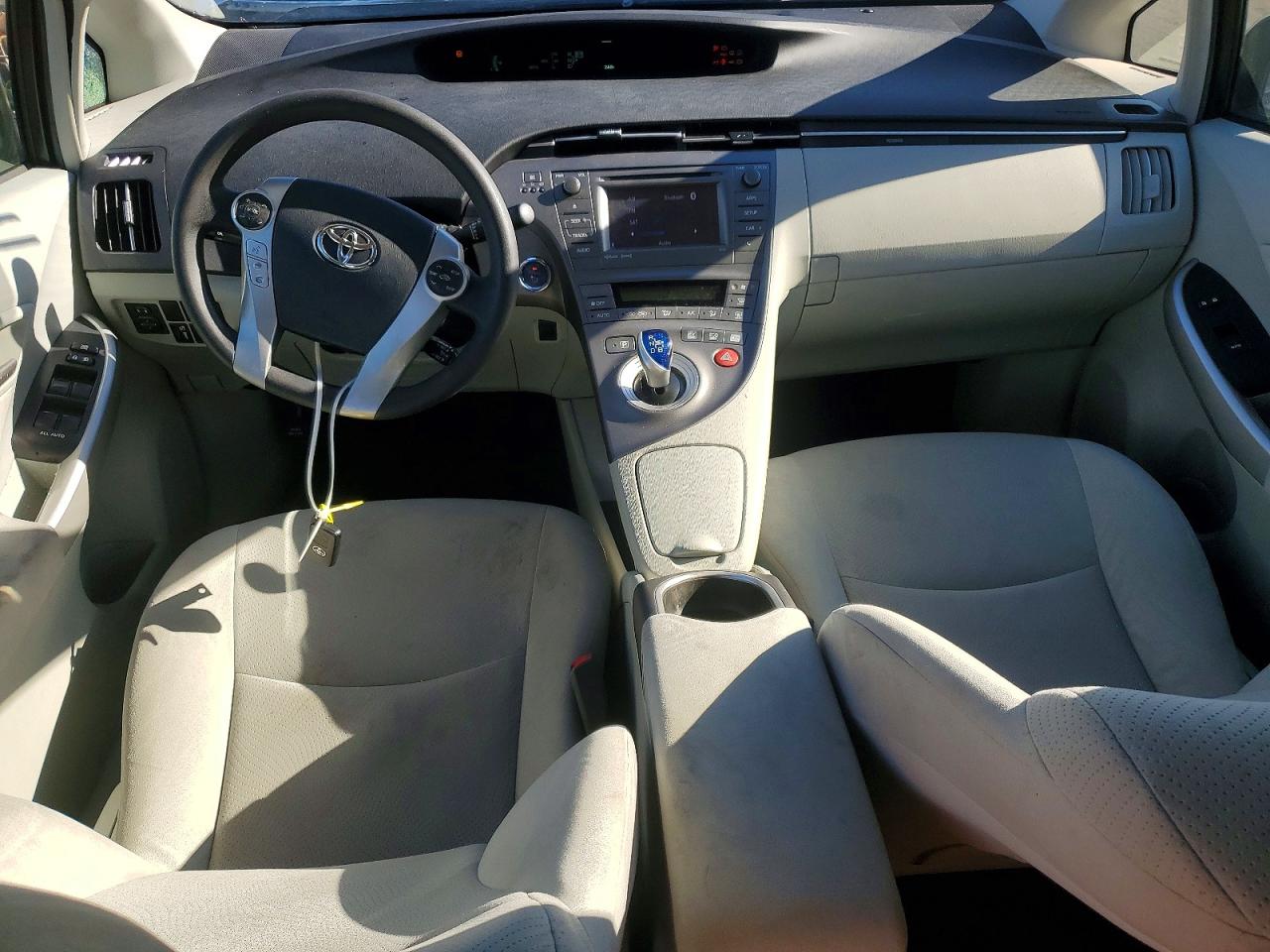 2013 TOYOTA PRIUS THREE photo 8