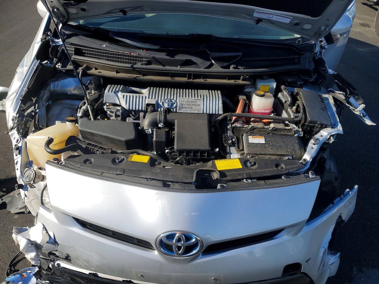 2013 TOYOTA PRIUS THREE photo 11