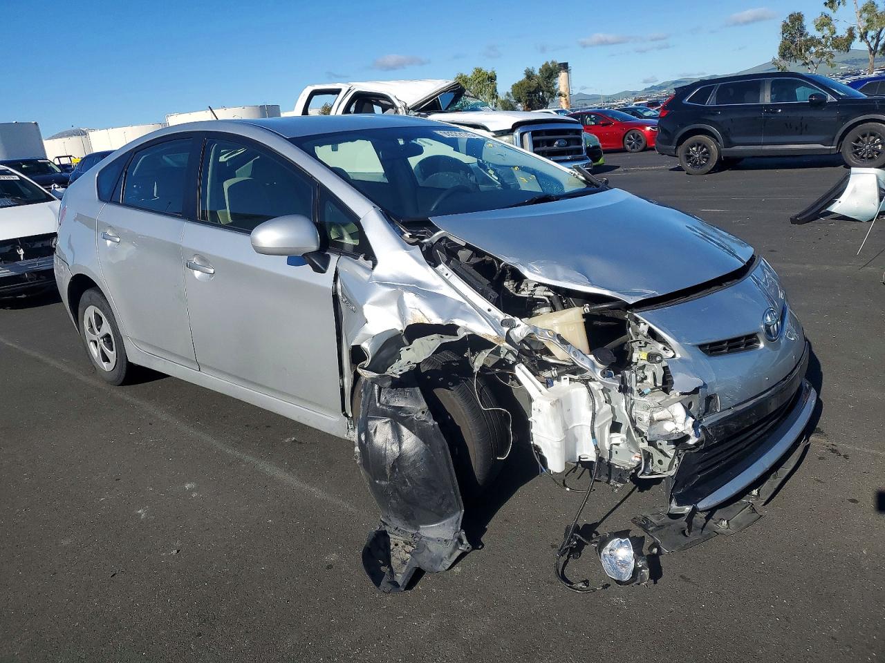 2013 TOYOTA PRIUS THREE photo 4