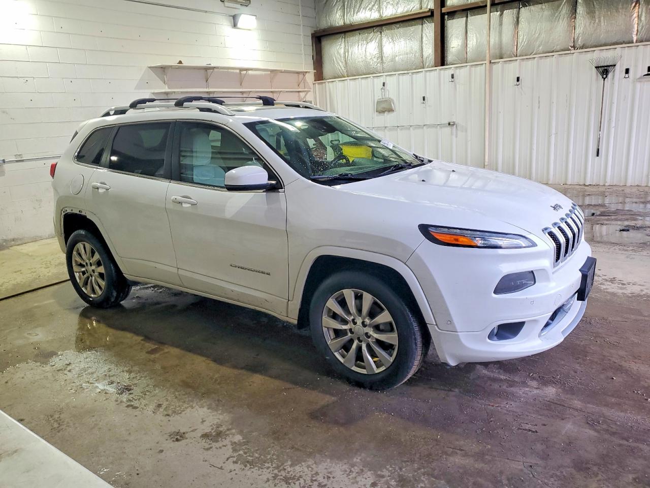 2018 JEEP CHEROKEE OVERLAND photo 4