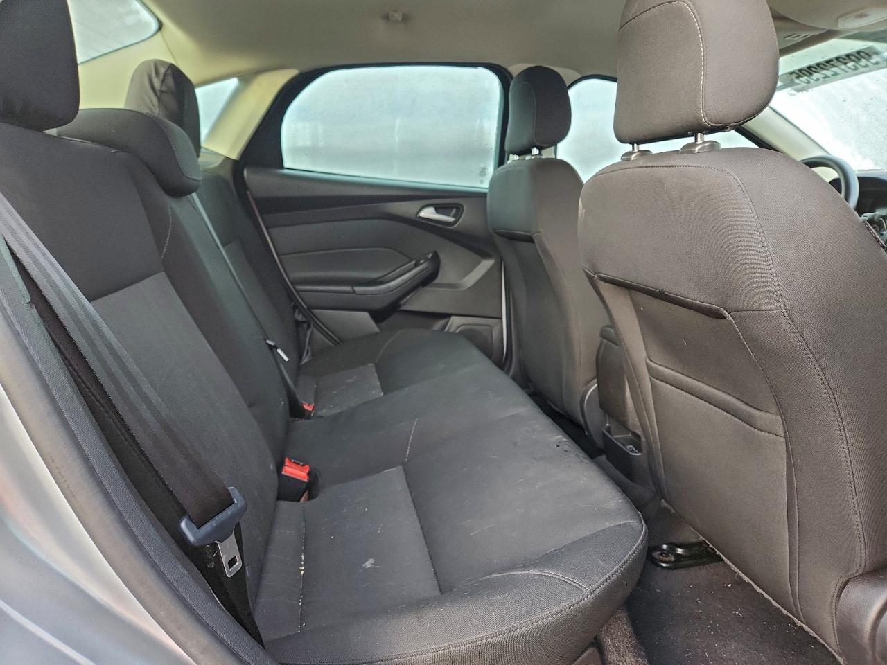 2018 FORD FOCUS SE photo 10