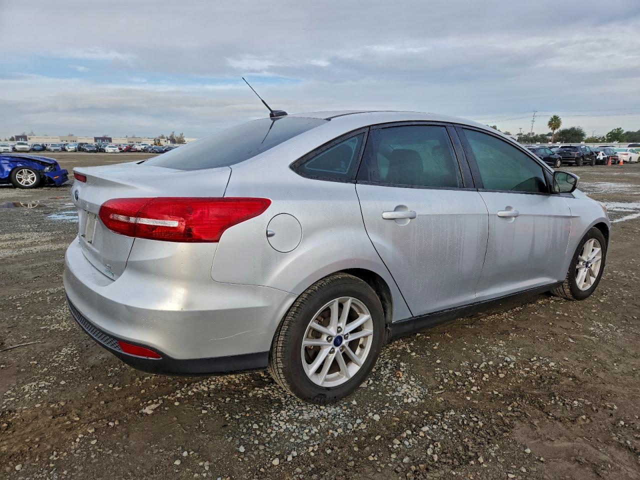 2018 FORD FOCUS SE photo 3