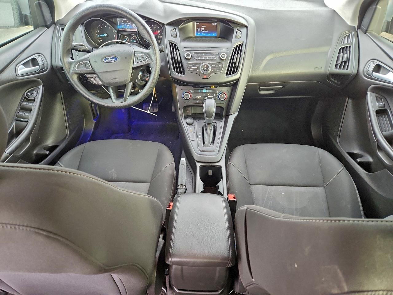 2018 FORD FOCUS SE photo 8