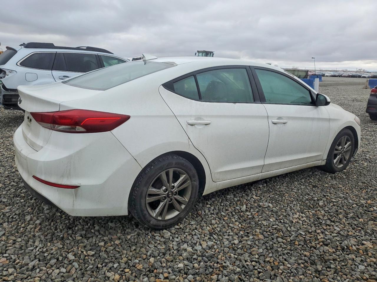 2017 HYUNDAI ELANTRA SE photo 5