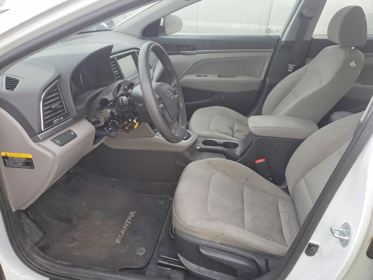 2017 HYUNDAI ELANTRA SE photo 13