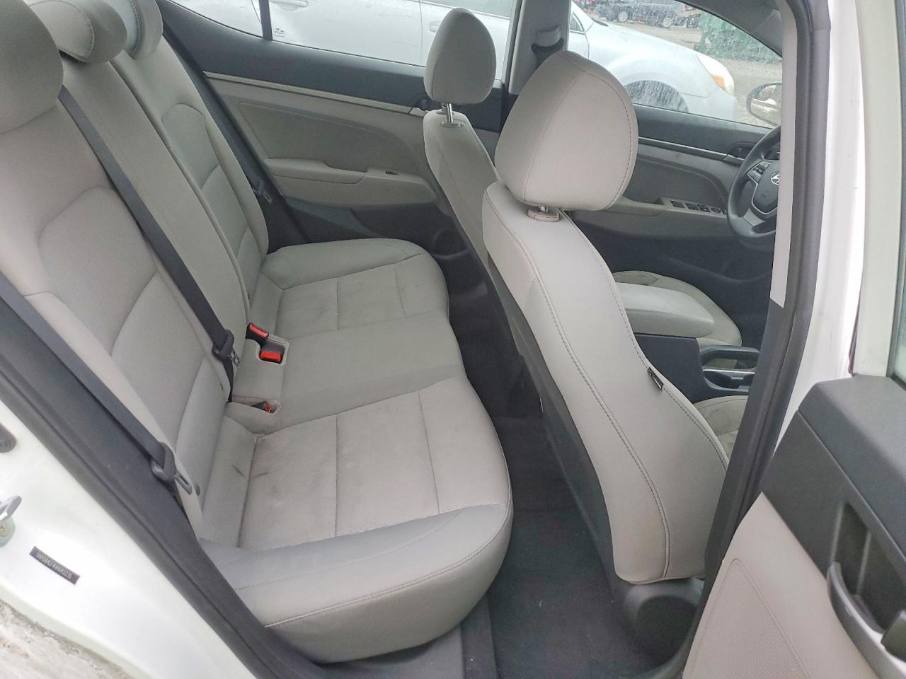 2017 HYUNDAI ELANTRA SE photo 19