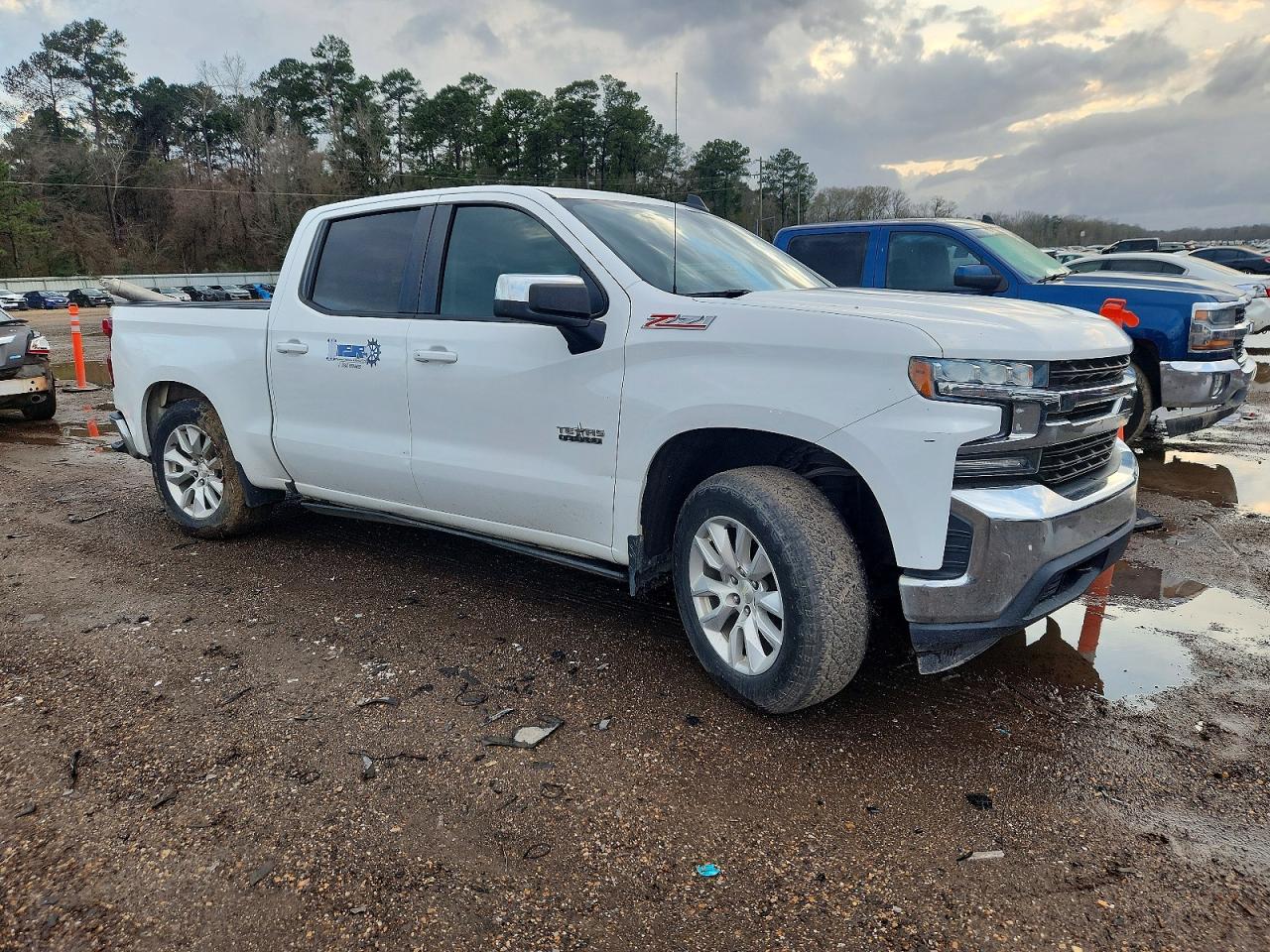 2020 CHEVROLET SILVERADO K1500 LT photo 4