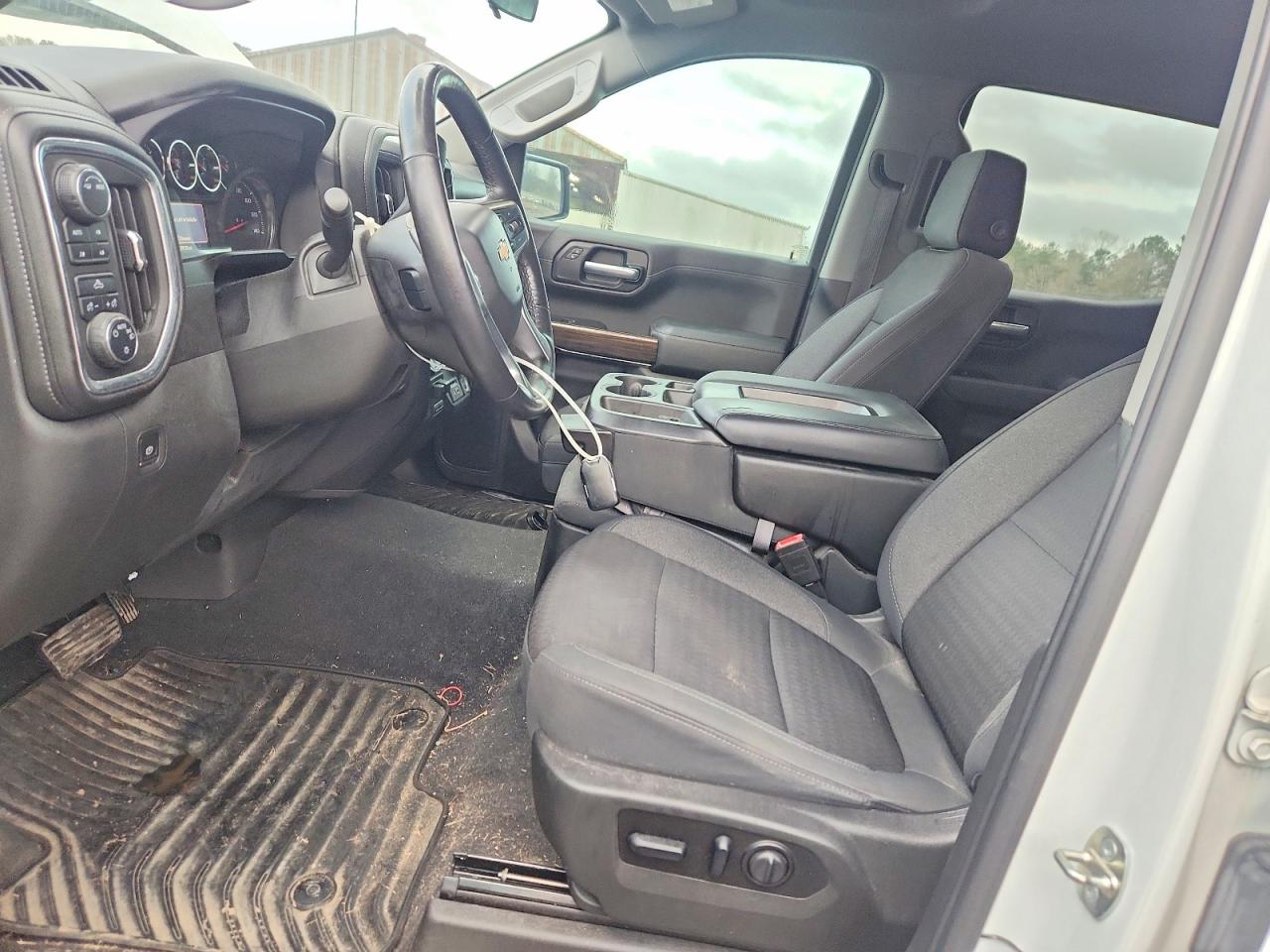 2020 CHEVROLET SILVERADO K1500 LT photo 7