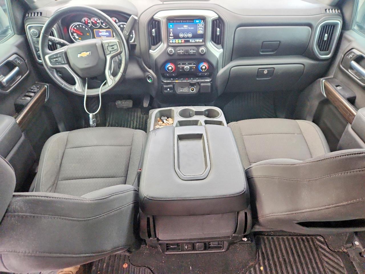 2020 CHEVROLET SILVERADO K1500 LT photo 8