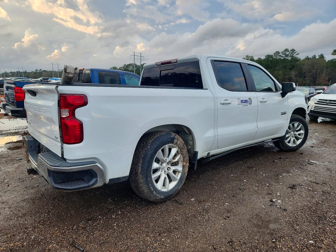 2020 CHEVROLET SILVERADO K1500 LT photo 3