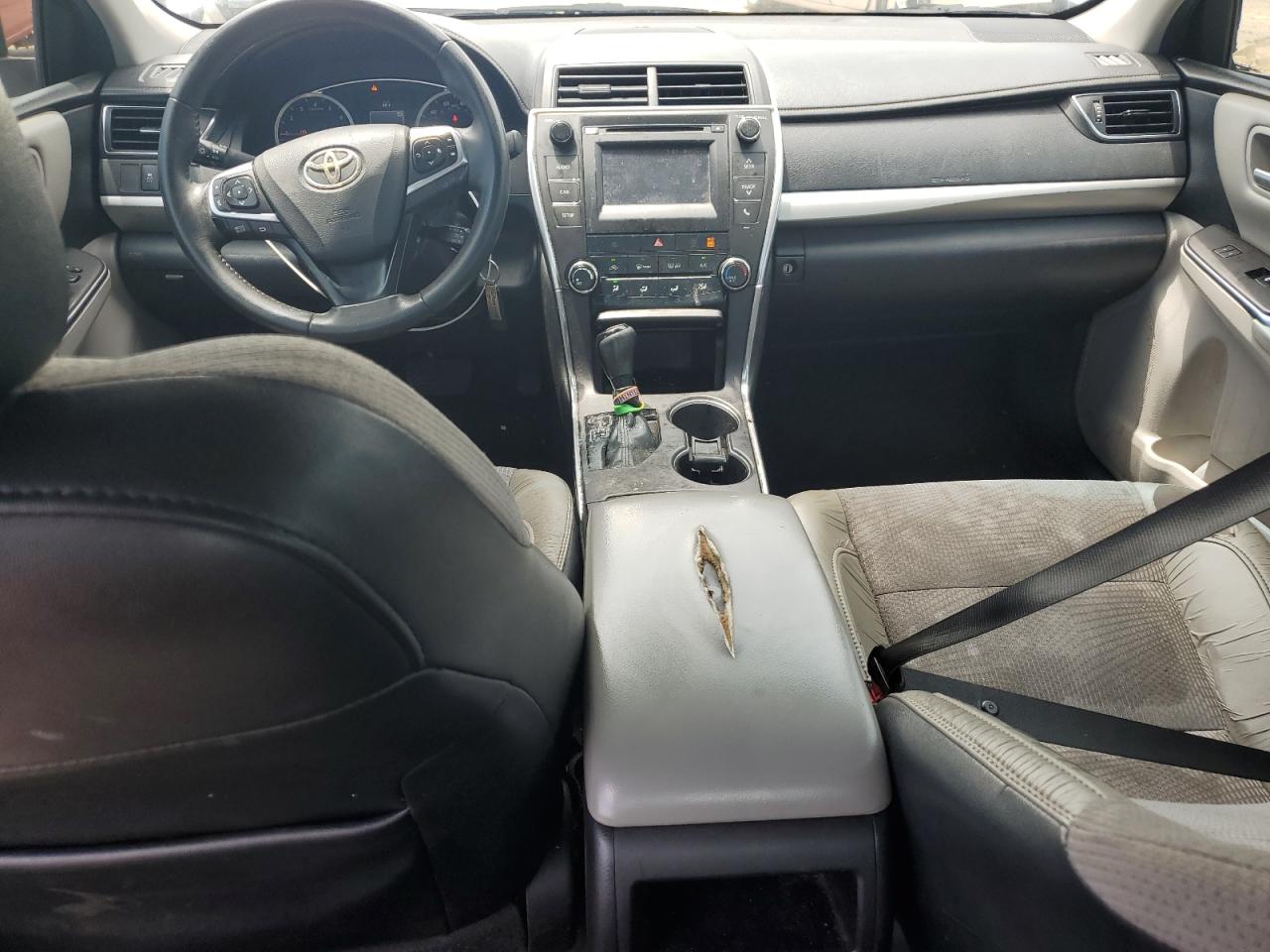 2017 TOYOTA CAMRY LE photo 8
