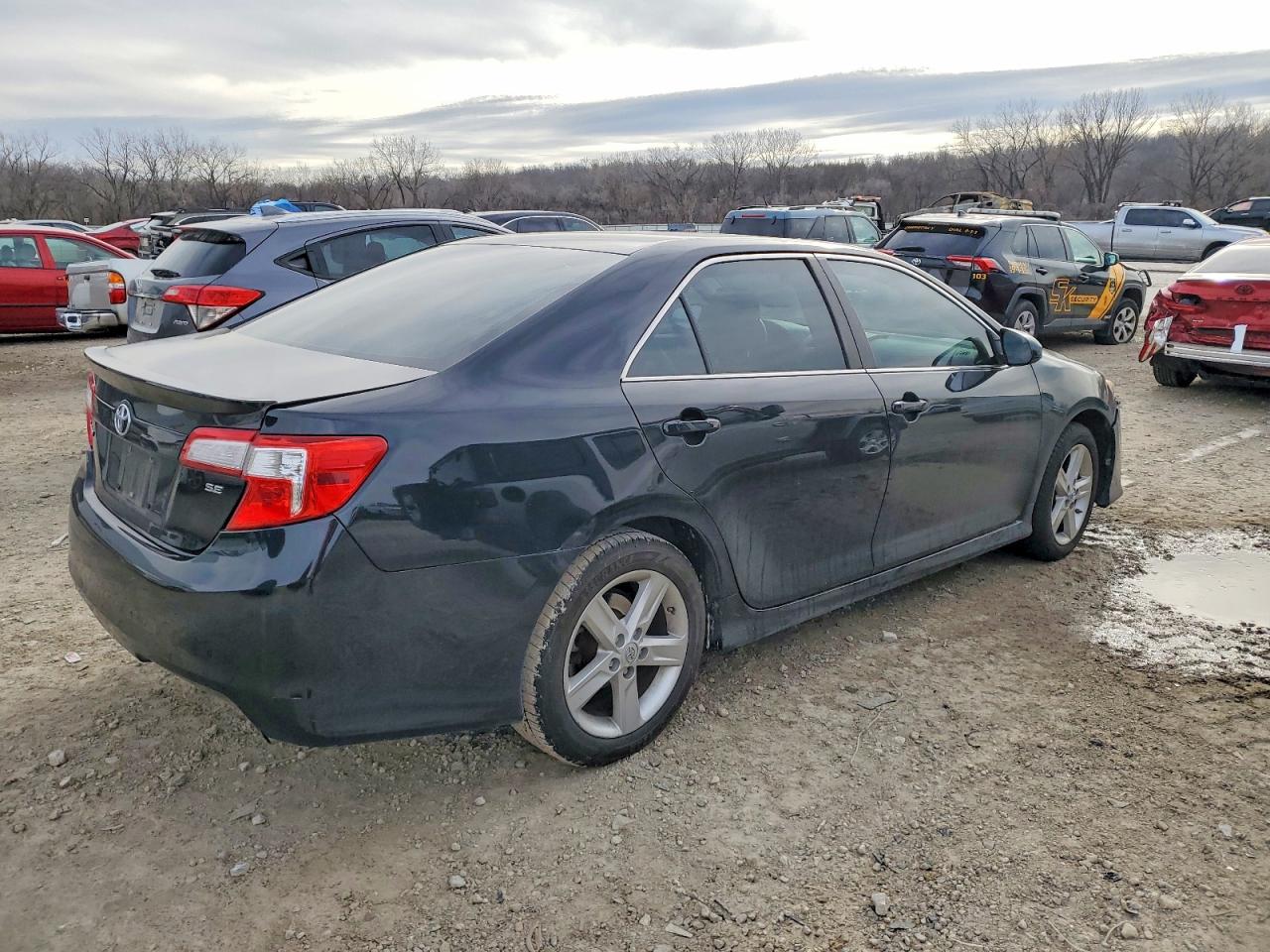 2013 TOYOTA CAMRY L photo 3