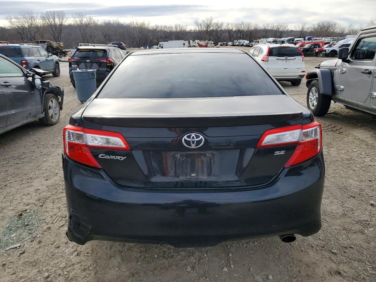 2013 TOYOTA CAMRY L photo 6
