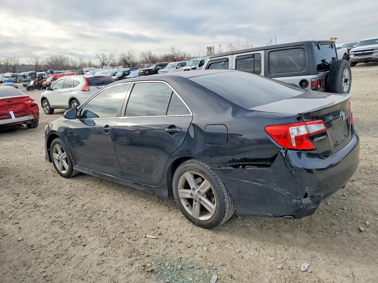2013 TOYOTA CAMRY L photo 2