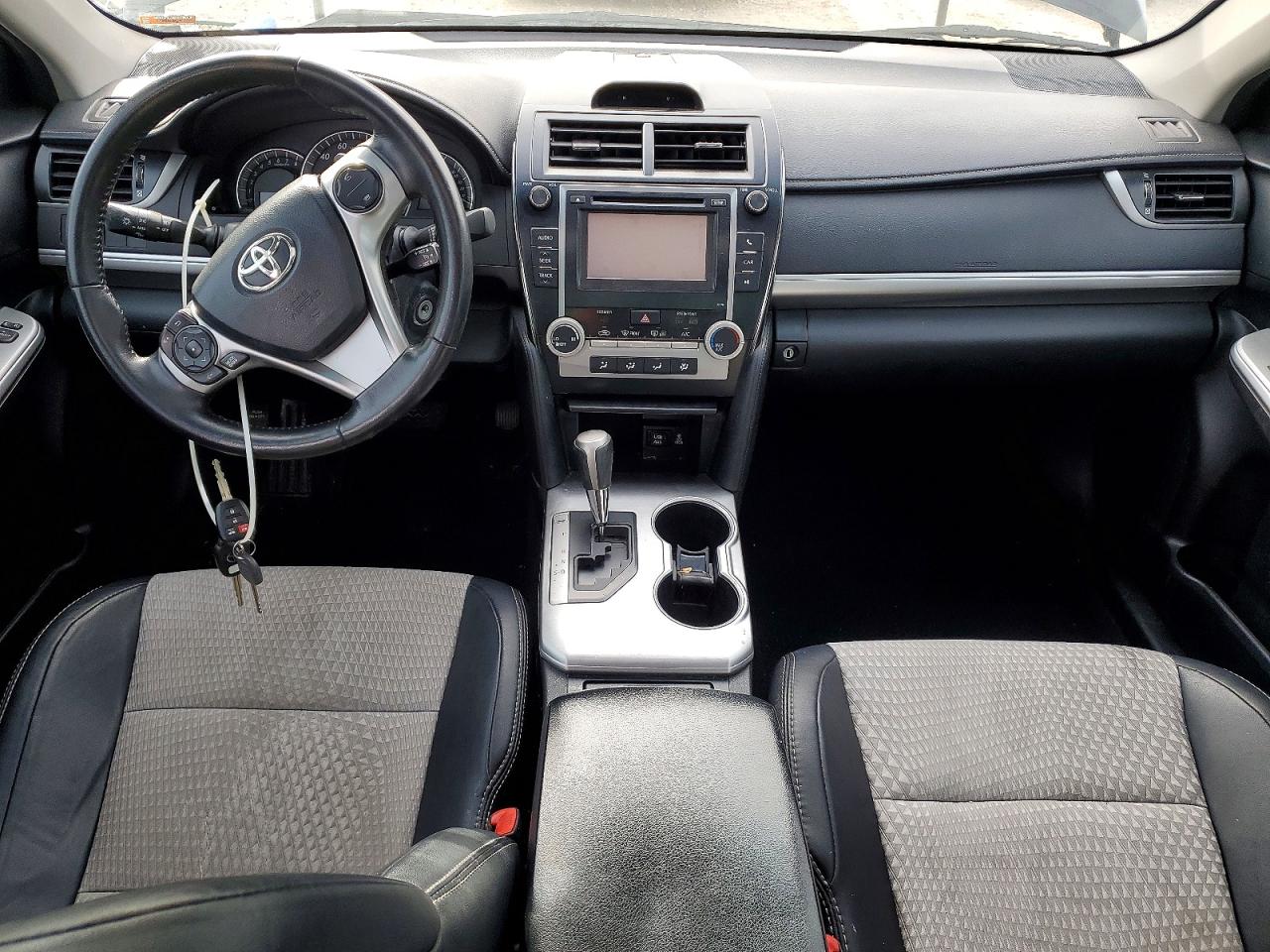2013 TOYOTA CAMRY L photo 8